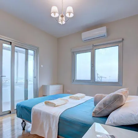 Panoramic Sea View Apartment